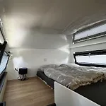 Romantisches Tiny House Direkt Am See, Ruhe & Casa de Férias *