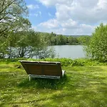 Casa de Férias Romantisches Tiny House Direkt Am See, Ruhe & *